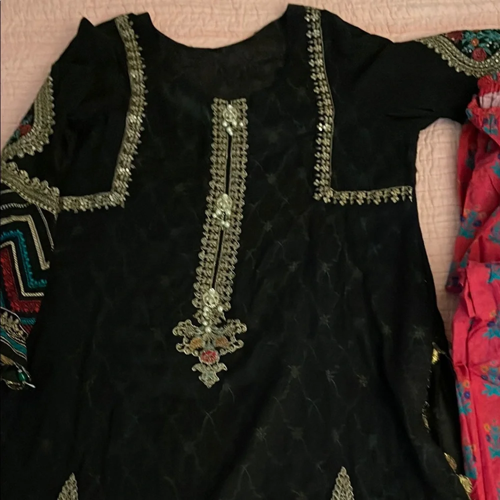Pakistani Designer Maria B Shalwar Kameez - Picture 3 of 10